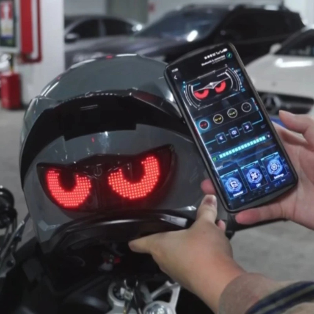 APP Control RGB Lion Eye Helme - огляд і ціна Bicycle Helmet